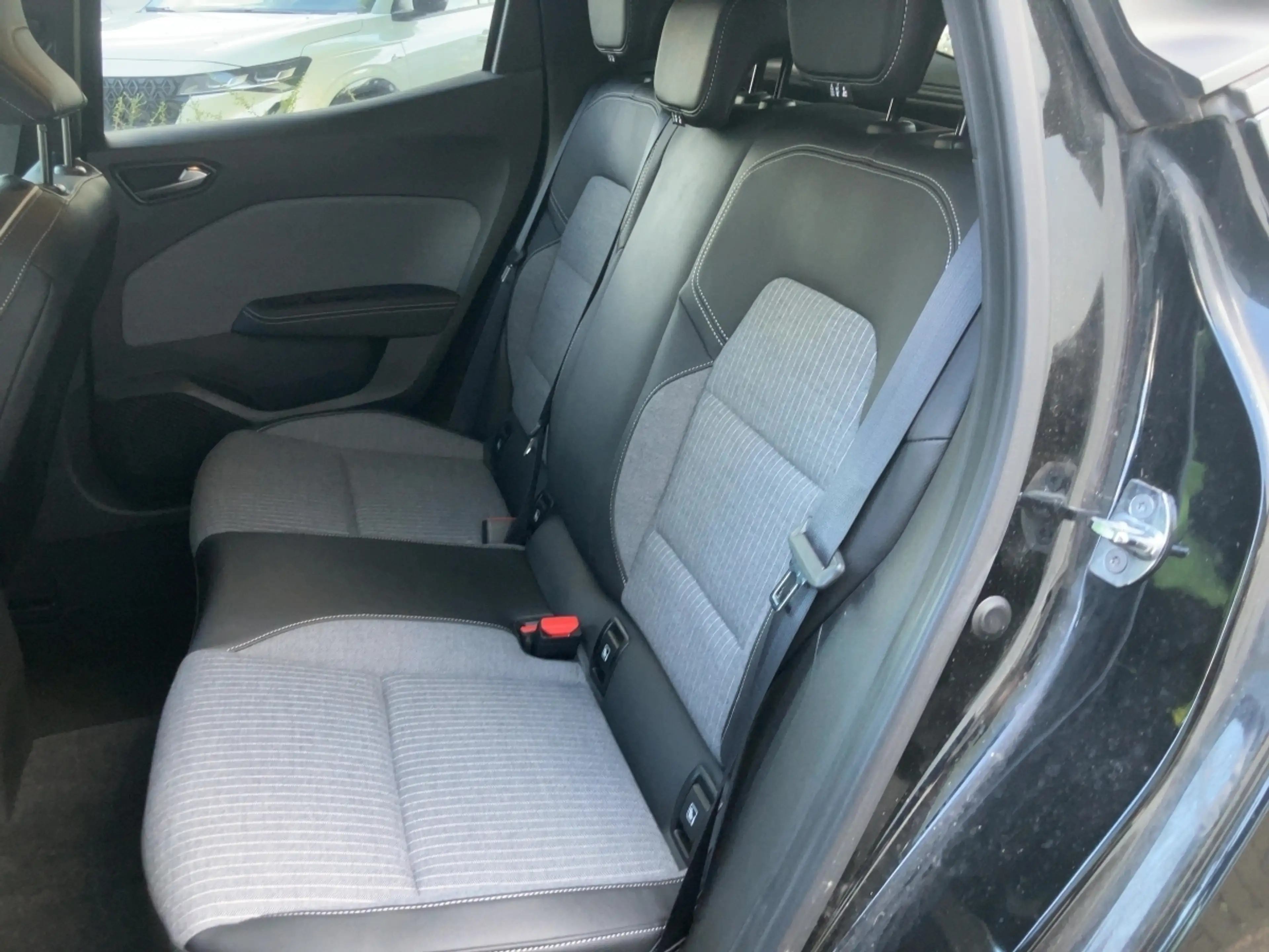 Renault Clio Lutecia 1.0 TCe 90 GPF — photo 8
