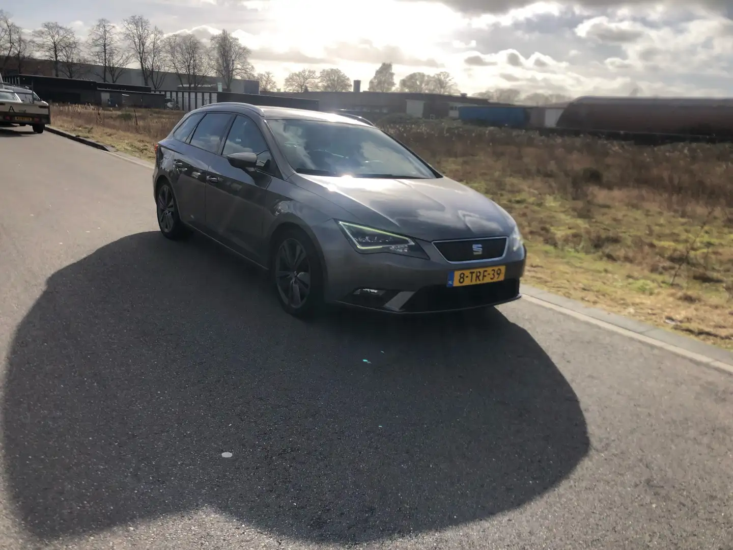 SEAT Leon 1.6 TDI St. Bns. Ec. Grijs - 2