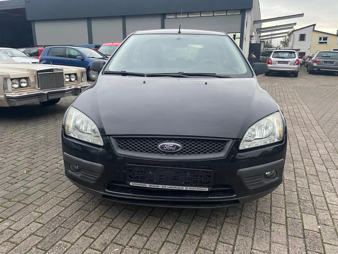 Ford Focus Focus Fließheck  5-Türer 1.6 16V Titanium Schwarz - 2