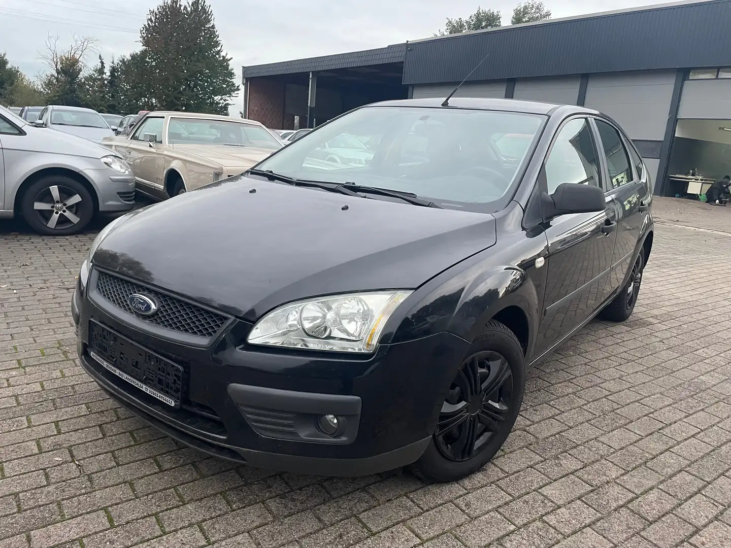 Ford Focus Focus Fließheck  5-Türer 1.6 16V Titanium Schwarz - 1
