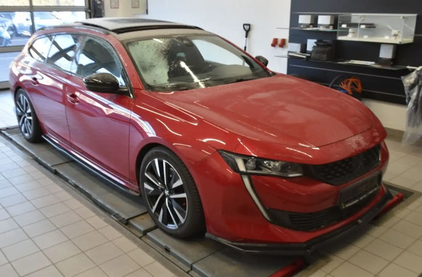 Peugeot 508 SW GT Line LED Pano AHK Rot - 2