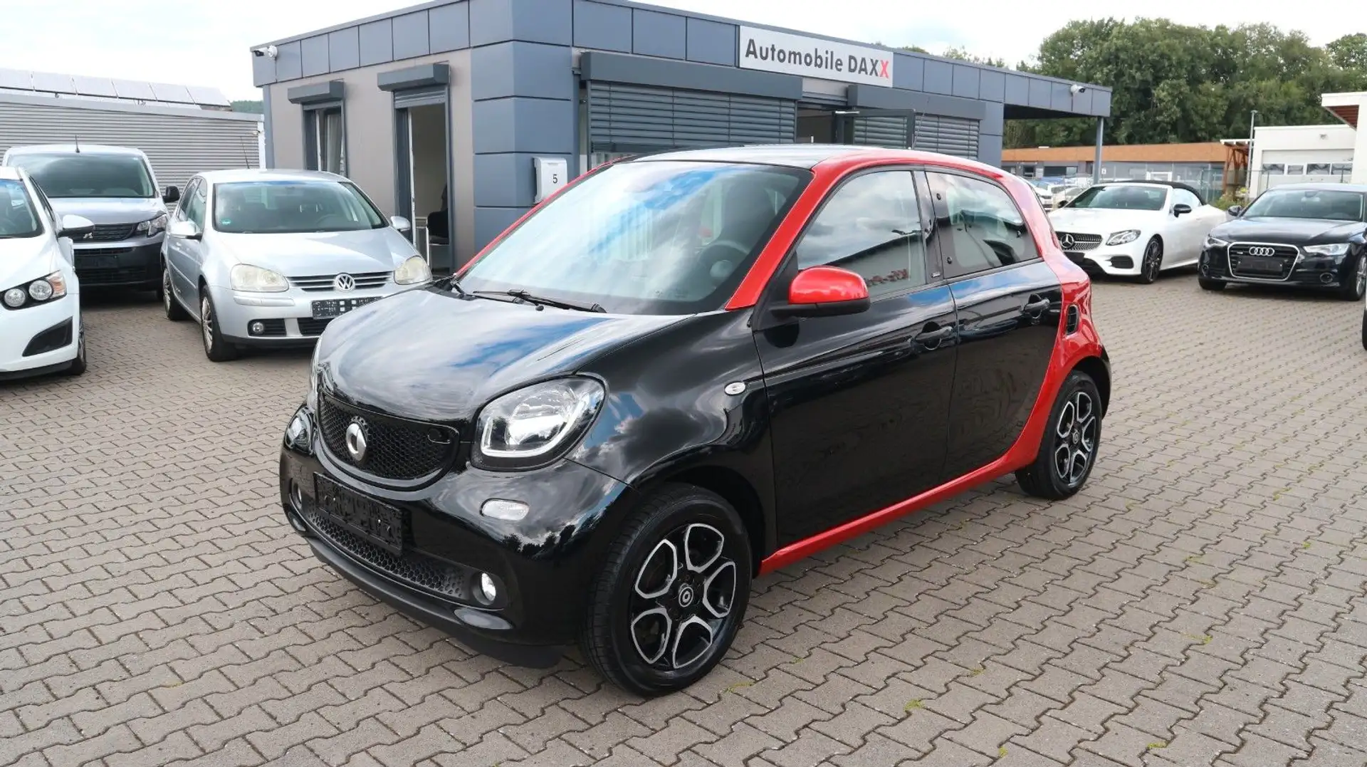 smart forFour 0.9 66kW*Navi*Pano.Dach* Rood - 1