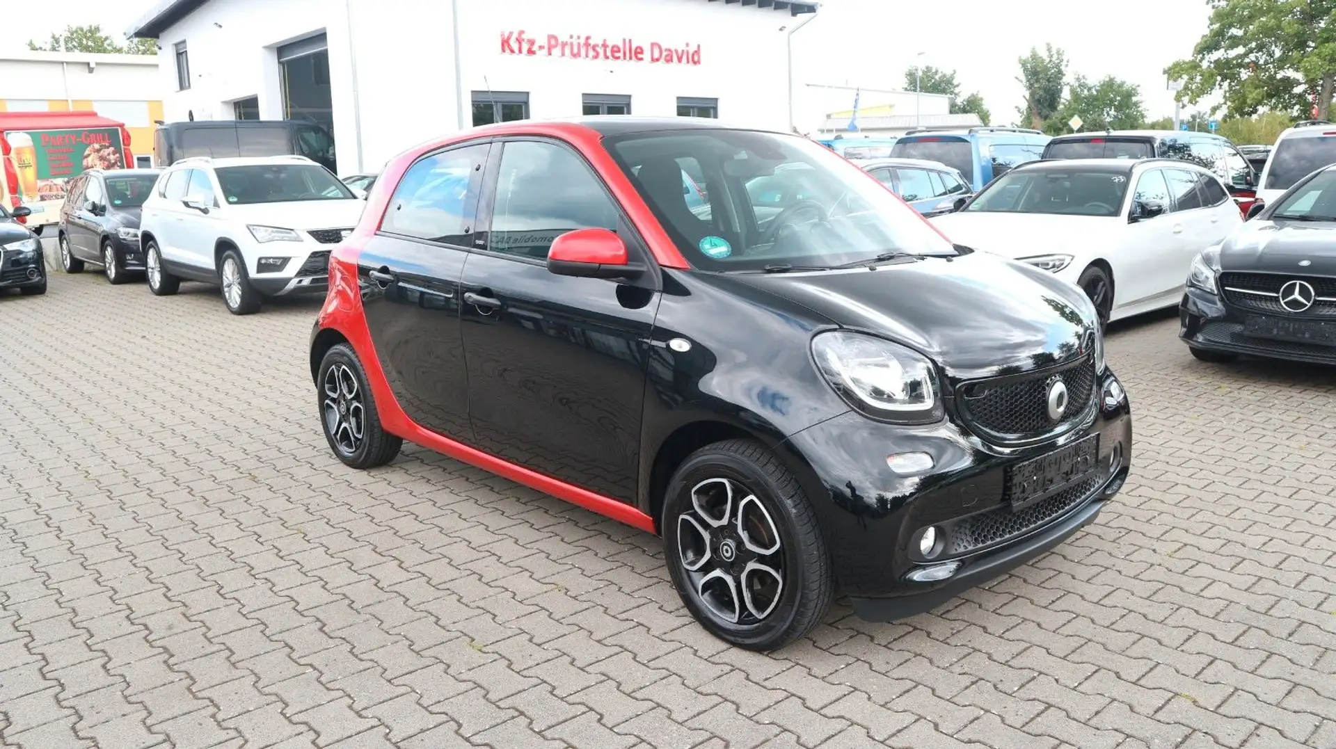 smart forFour 0.9 66kW*Navi*Pano.Dach* Rood - 2