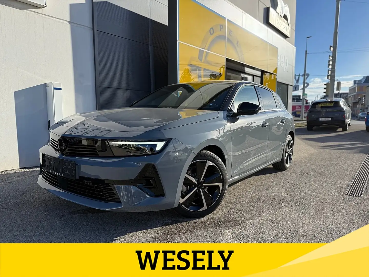 Opel Astra 1,2 Turbo GS Grau - 1