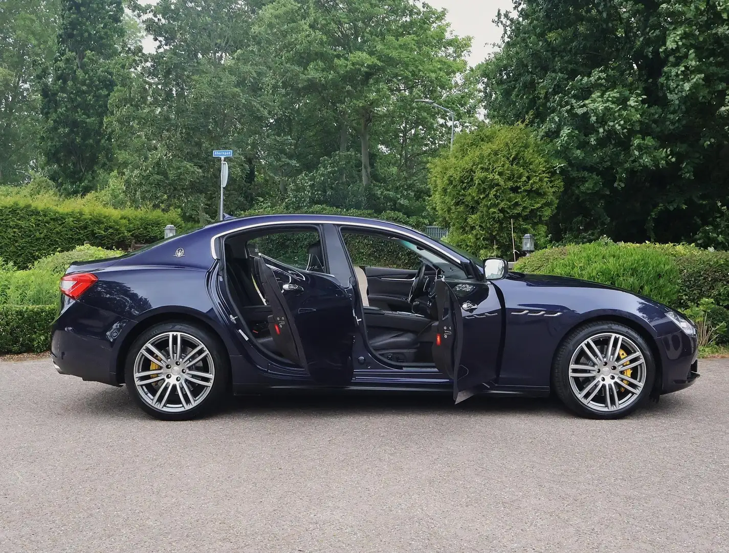 Maserati Ghibli 3.0 S Q4 410pk Sportpack/20"/Prem pack Kék - 2
