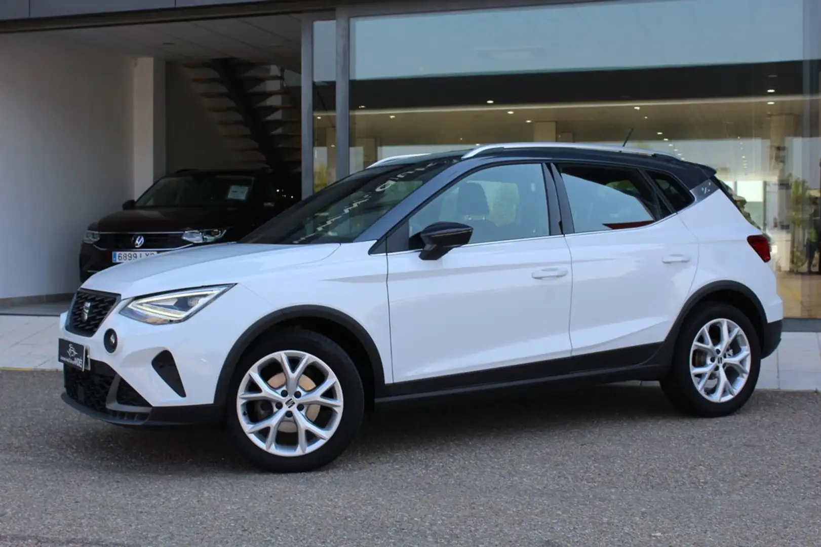 SEAT Arona 1.0 TSI 85kW (115CV) DSG FR XM Blanco - 2