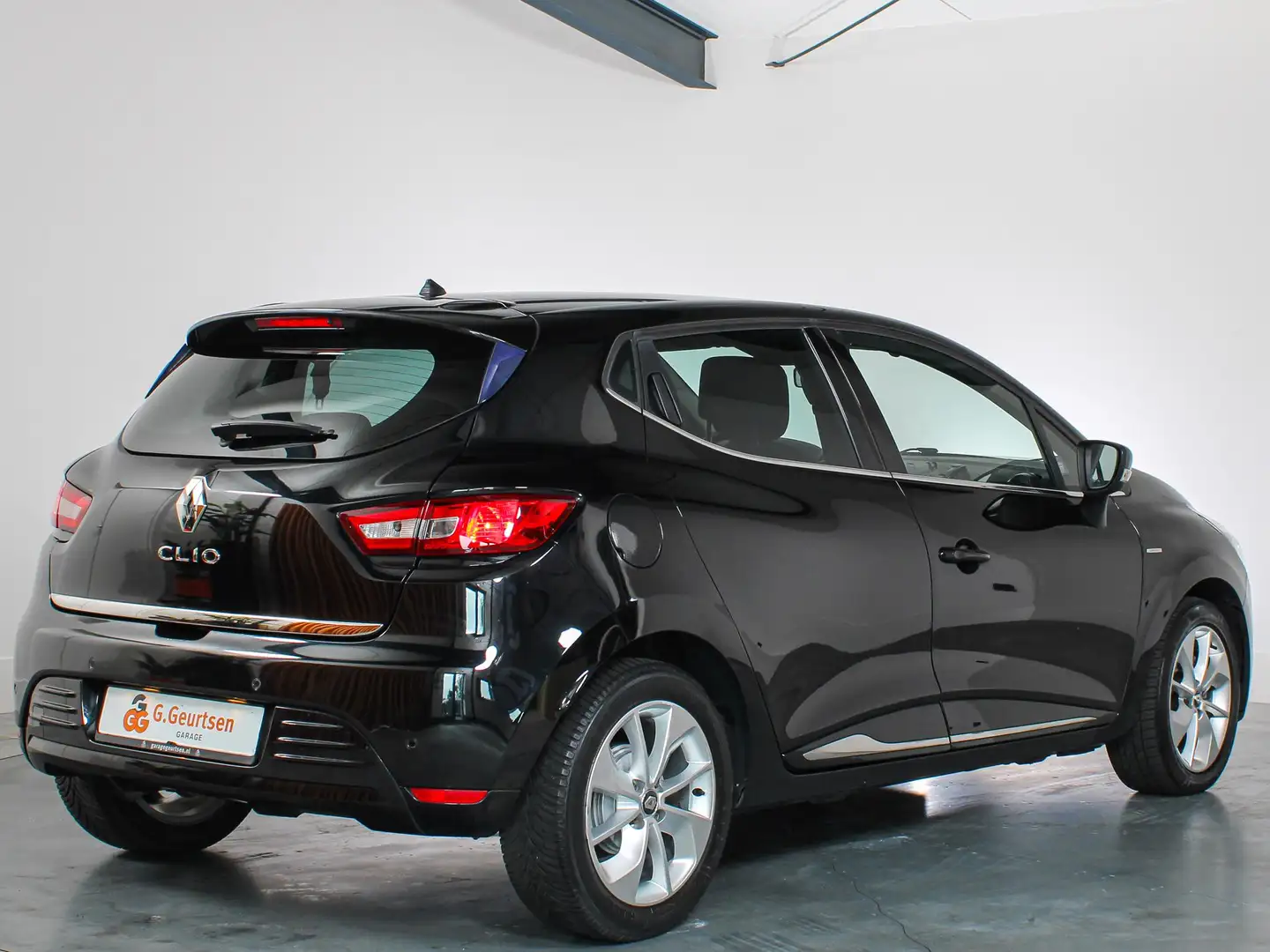 Renault Clio 0.9 TCe Limited Airco, Navigatie, Cruise Control Zwart - 2