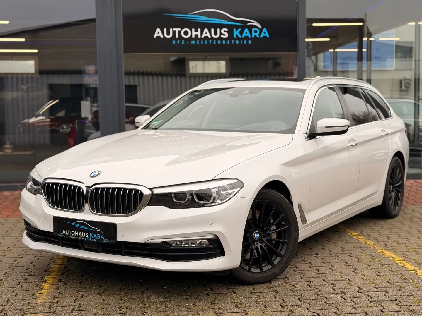 BMW 530 d xDrive Weiß - 1