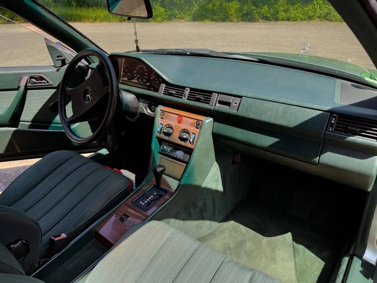 Mercedes-Benz Baureihe 124 CE-Klasse 230 CE, foto 4