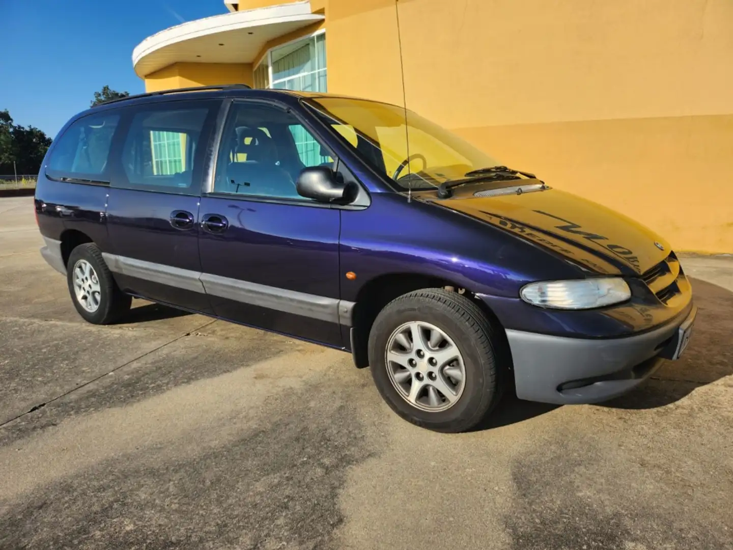 Chrysler Voyager Grand 3.3 LE Aut. Albastru - 2