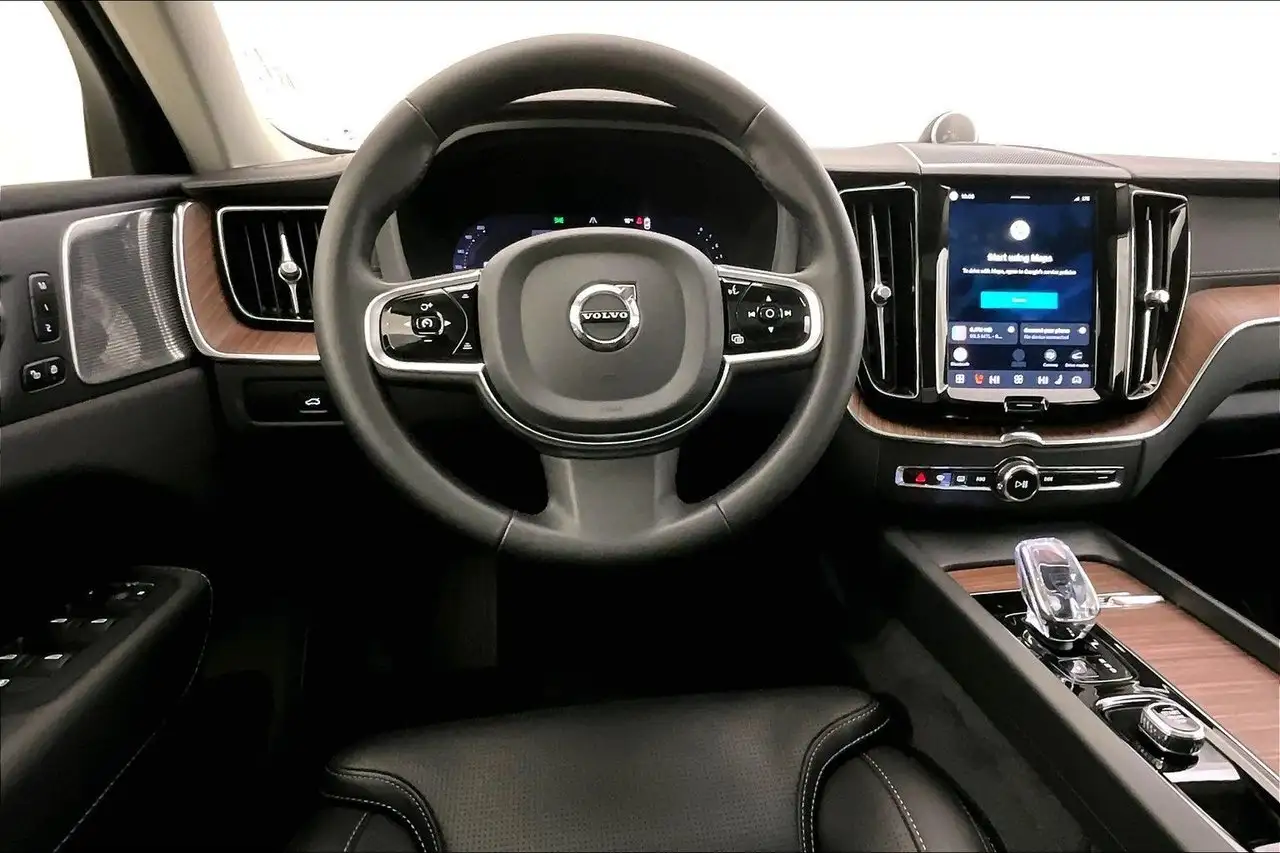 Volvo XC60 снимка Volvo XC60