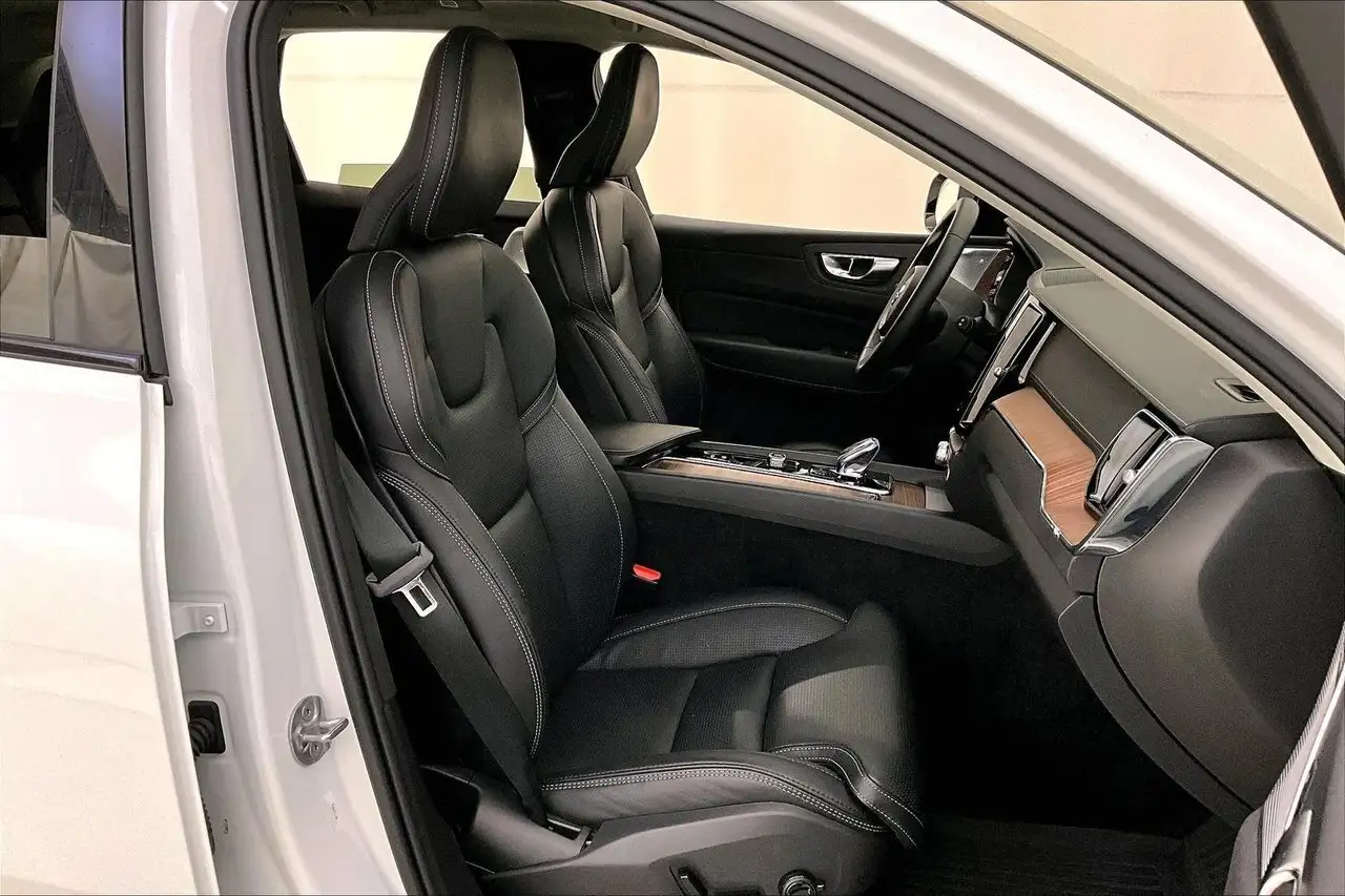 Volvo XC60 снимка Volvo XC60