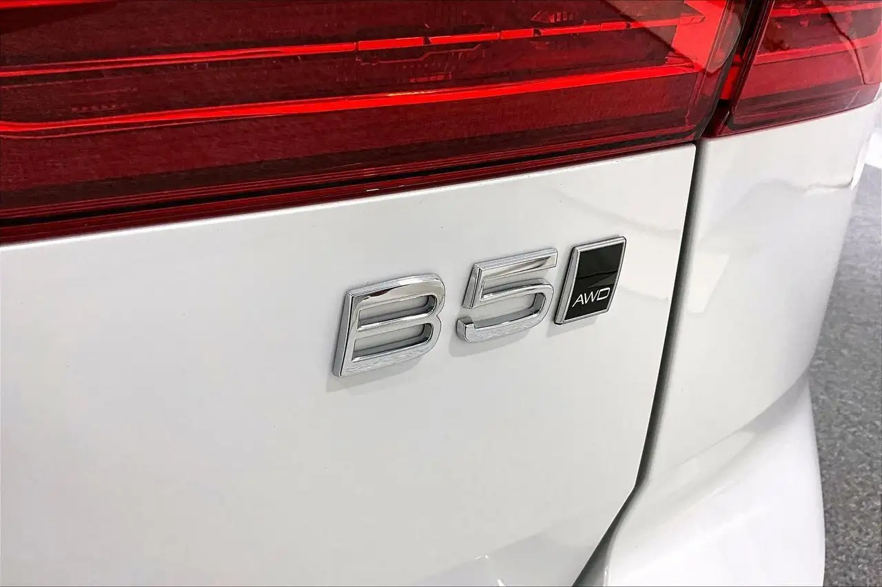 Volvo XC60 снимка Volvo XC60