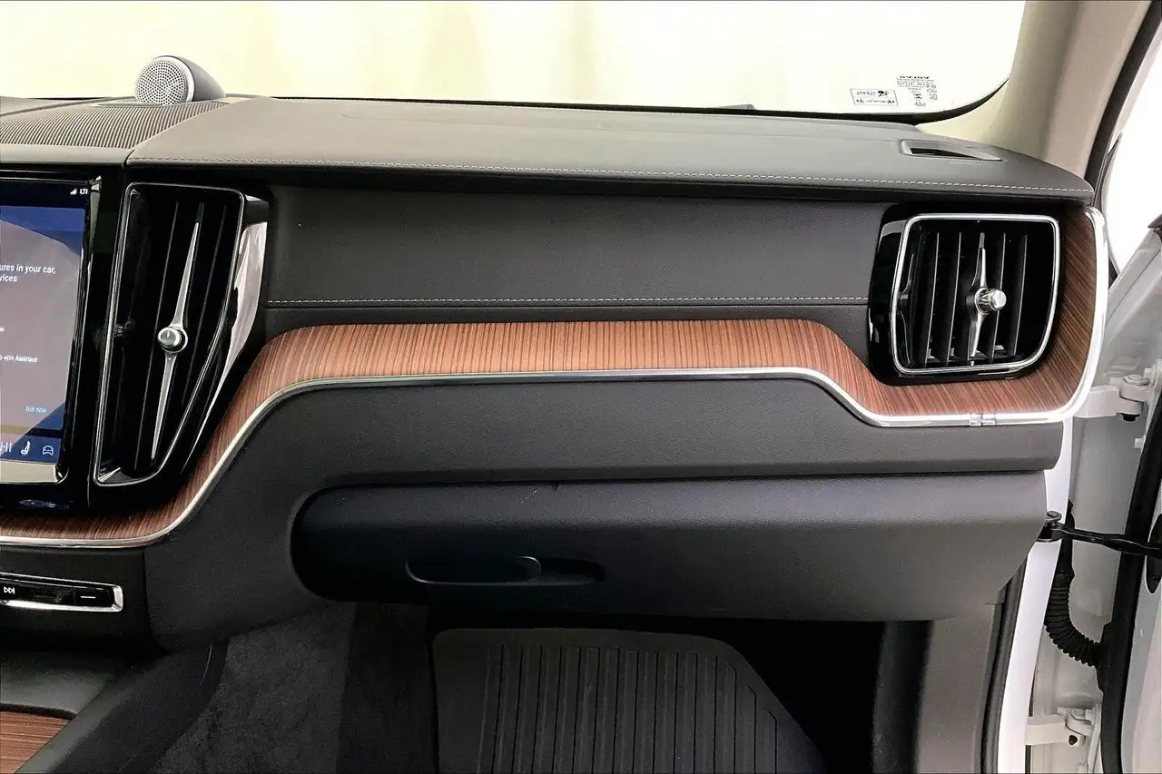 Volvo XC60 снимка Volvo XC60