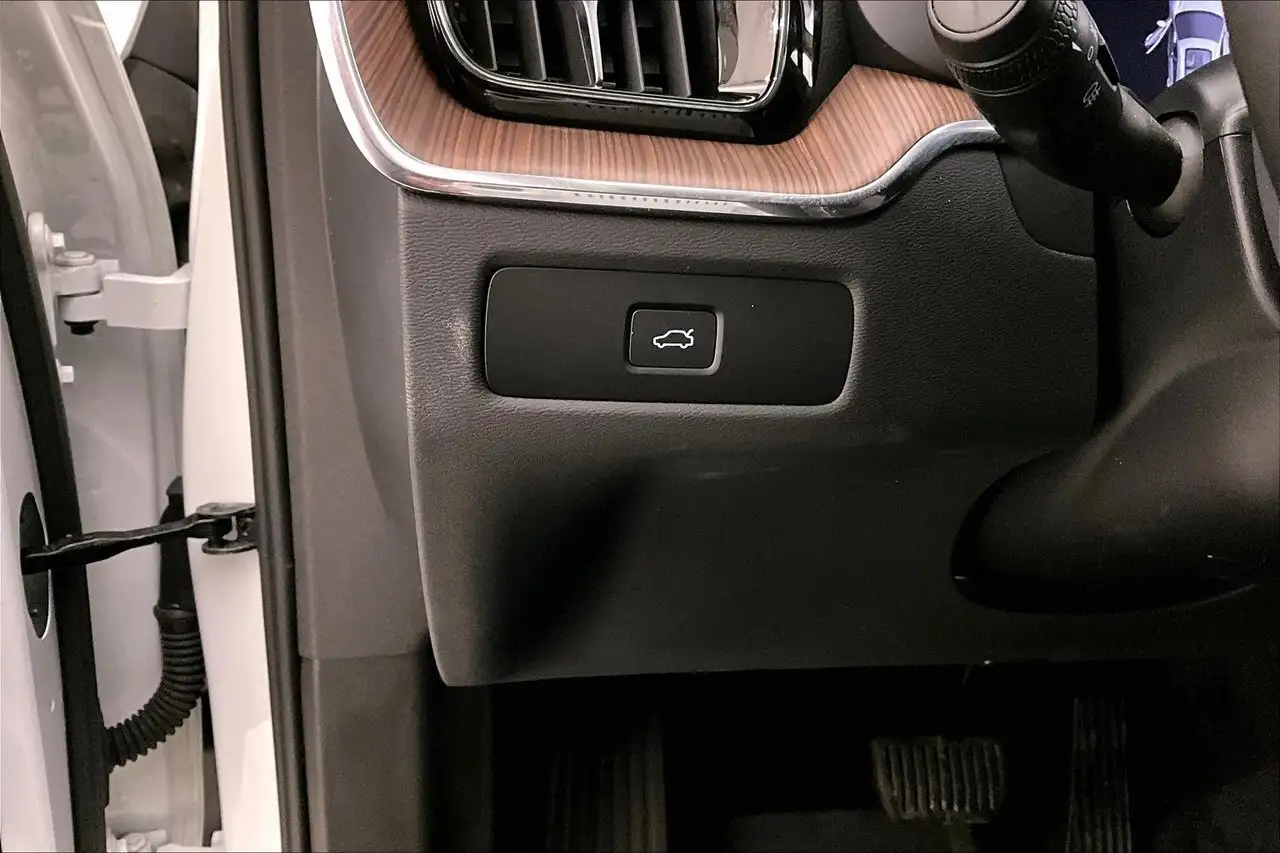 Volvo XC60 снимка Volvo XC60