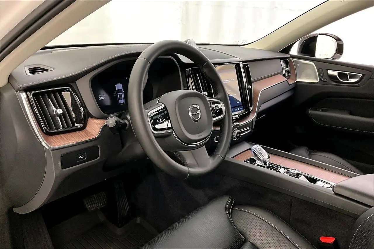 Volvo XC60 снимка Volvo XC60
