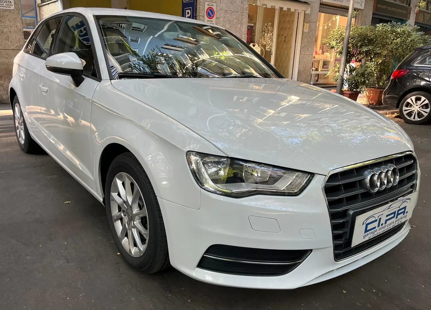 Audi A3 A3 III Sportback 1.6 tdi Ambition 110cv E6 Bianco - 2
