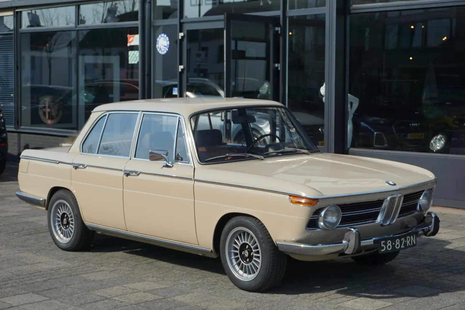 BMW 1800 | Nieuwstaat | 2e eigenaar | NL auto Бежевий - 1