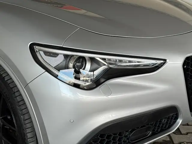 Alfa Romeo Stelvio view 15