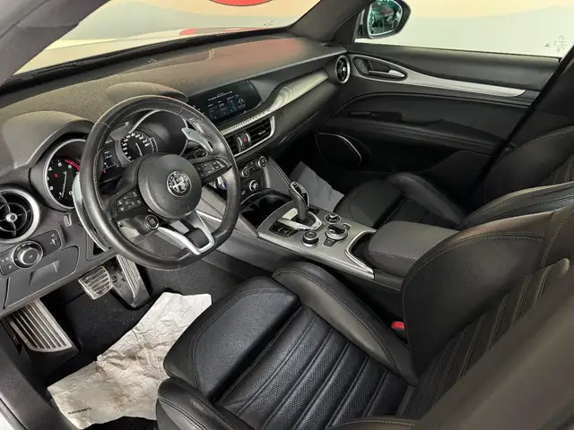 Alfa Romeo Stelvio view 6