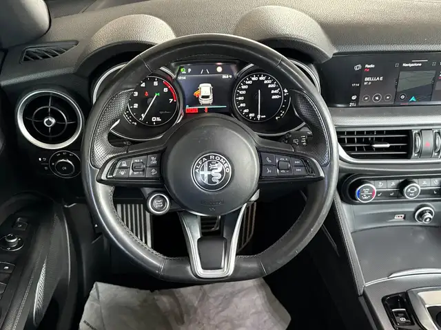 Alfa Romeo Stelvio view 7