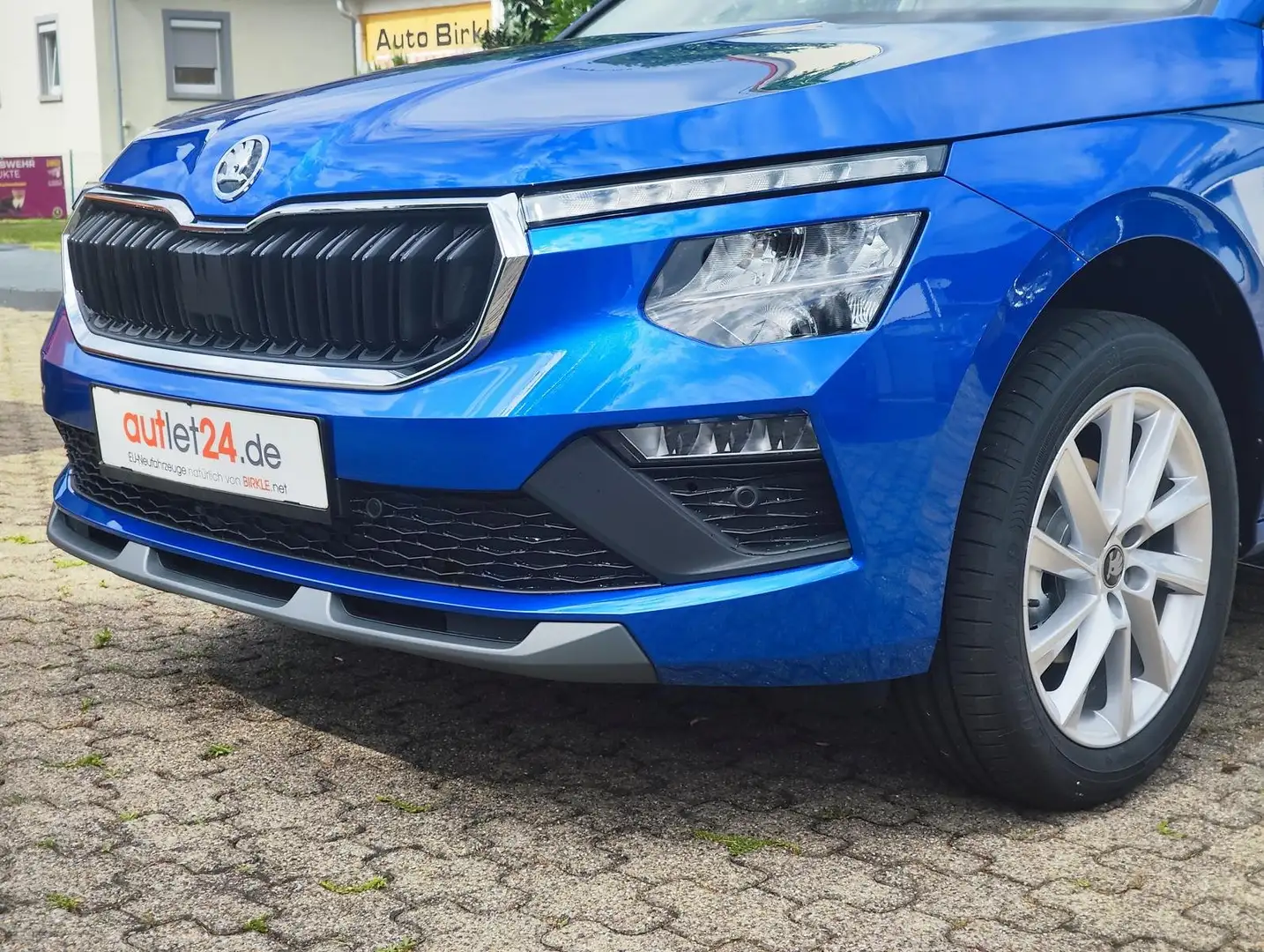 Skoda Kamiq Kamiq 130Jahre Premium Totwinkel elek. Heckklappe Blau - 2