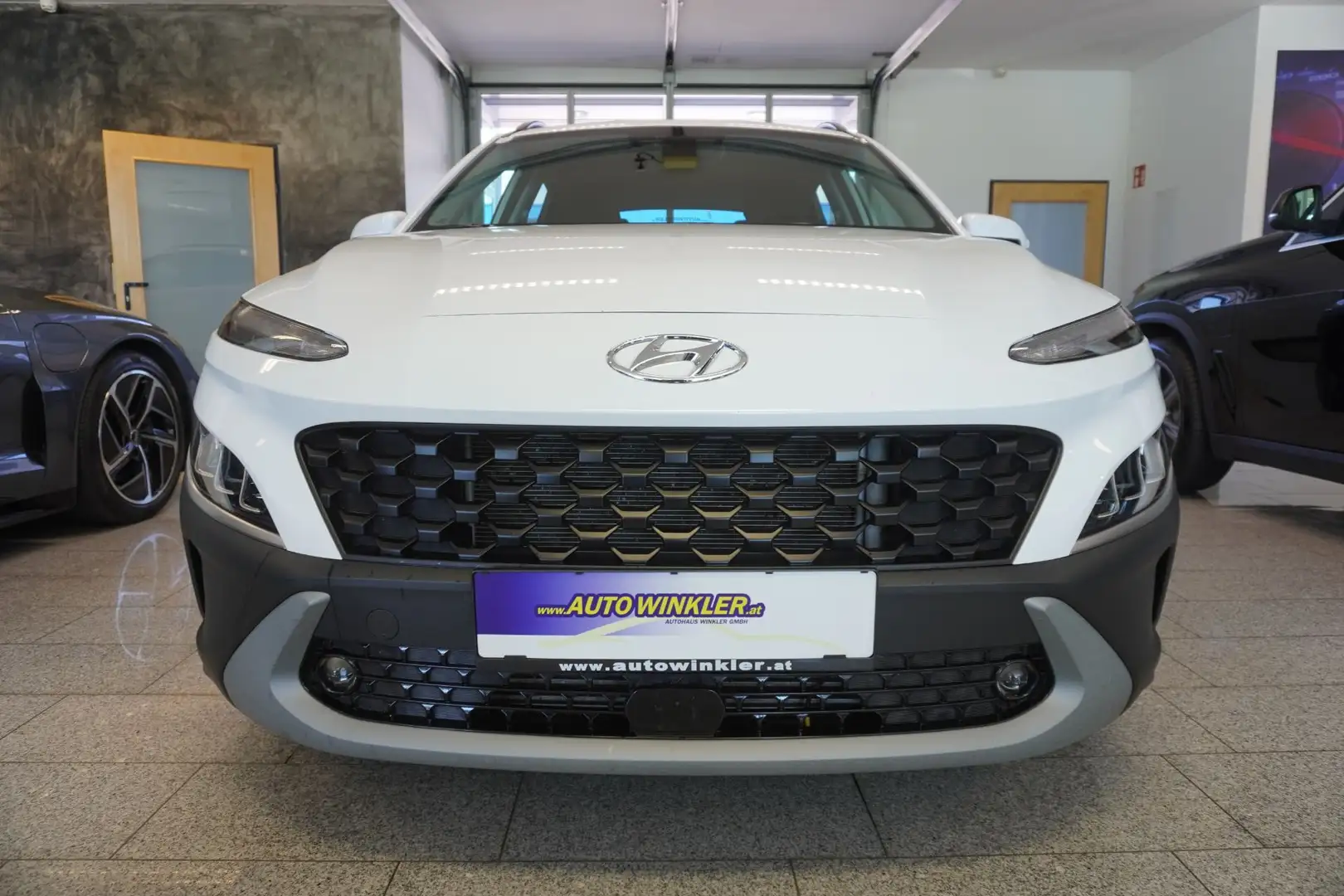 Hyundai KONA 1,0 Aut. LED/Navi/SHZ Weiß - 2