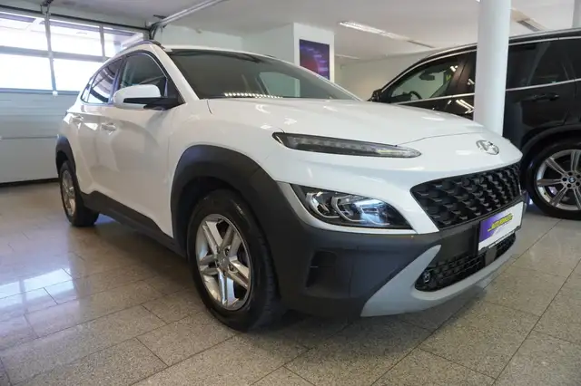 Hyundai Kona view 3