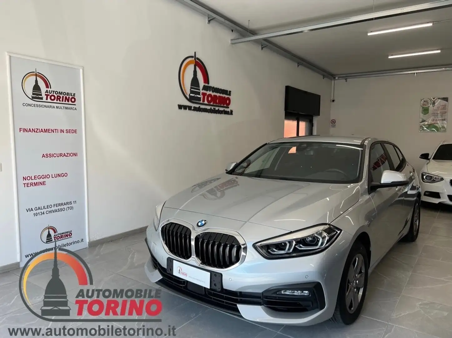 BMW 118 118i 5p. Business Advantage Grau - 1