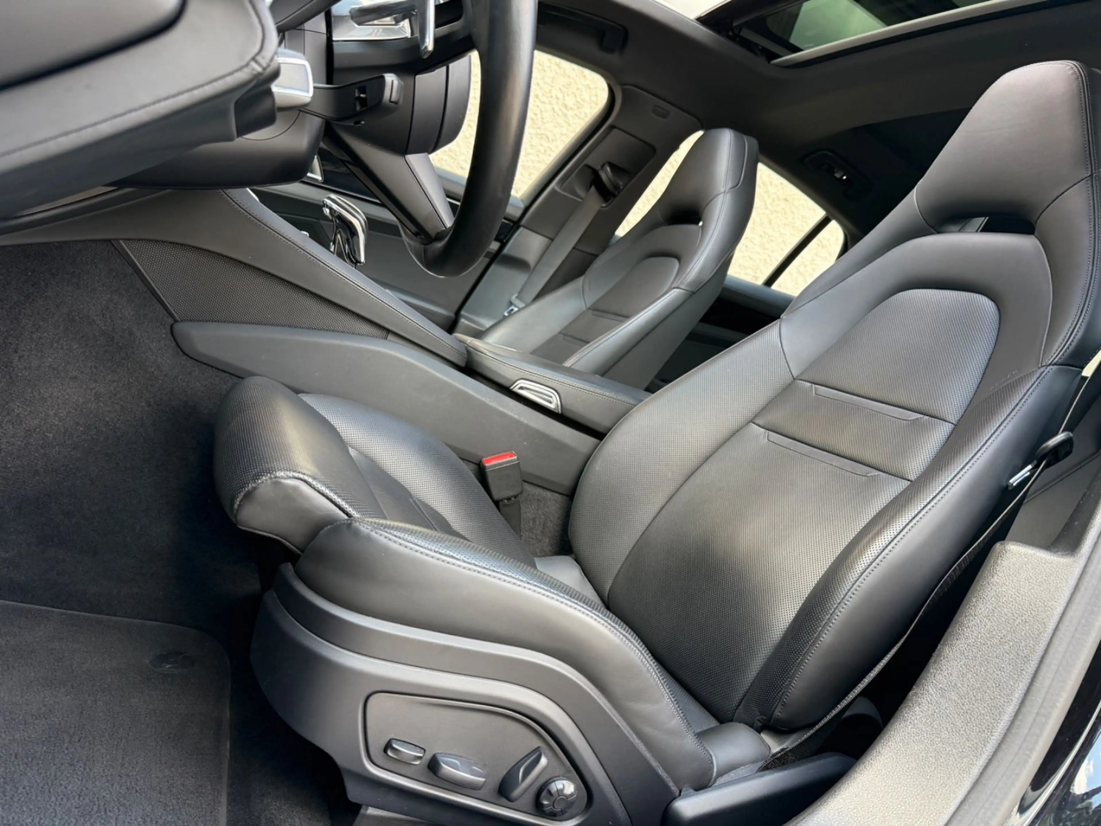 Porsche Panamera 4 S E-Hybrid*SPORTABGAS*360°Kam. — photo 9