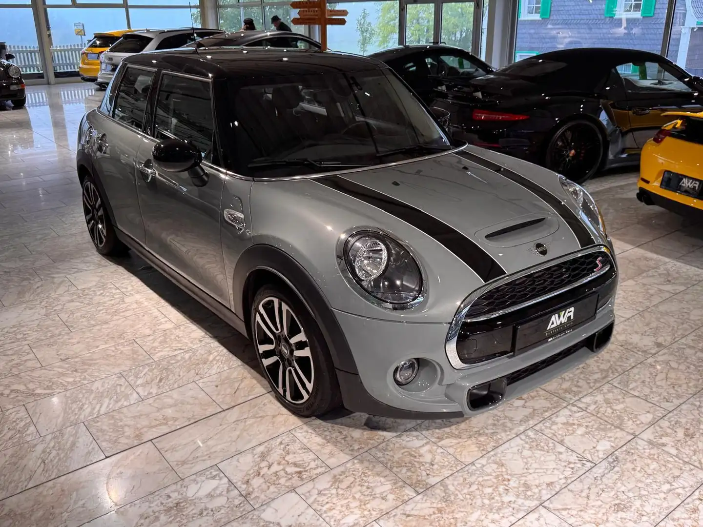 MINI Cooper S 5-TÜRIG*FACELIFT*LEDER*17"ALU*5-SITZER* Gris - 2