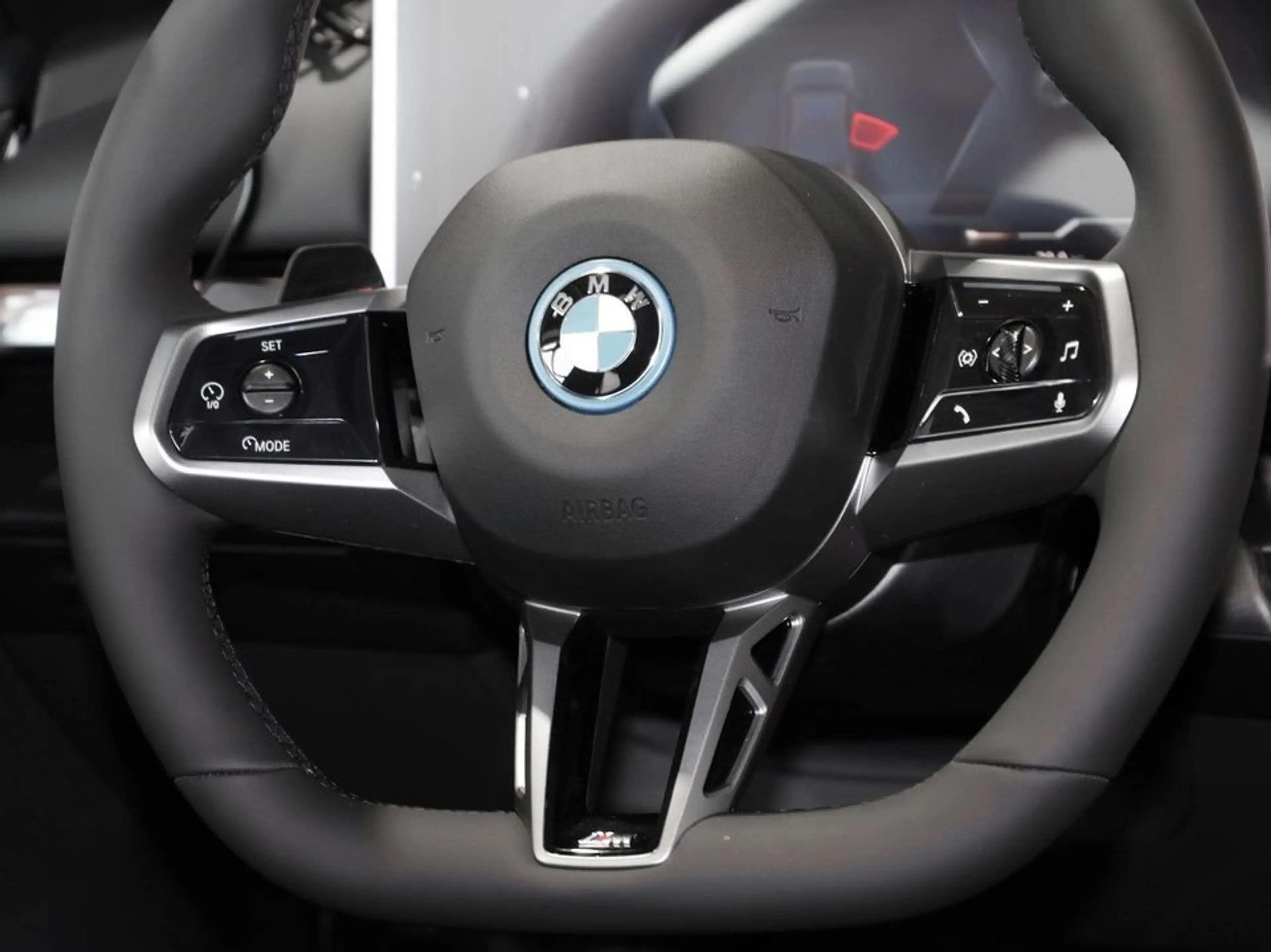 BMW i5 xDrive40 M Sportpaket Pro UPE 99.105 EUR — photo 11