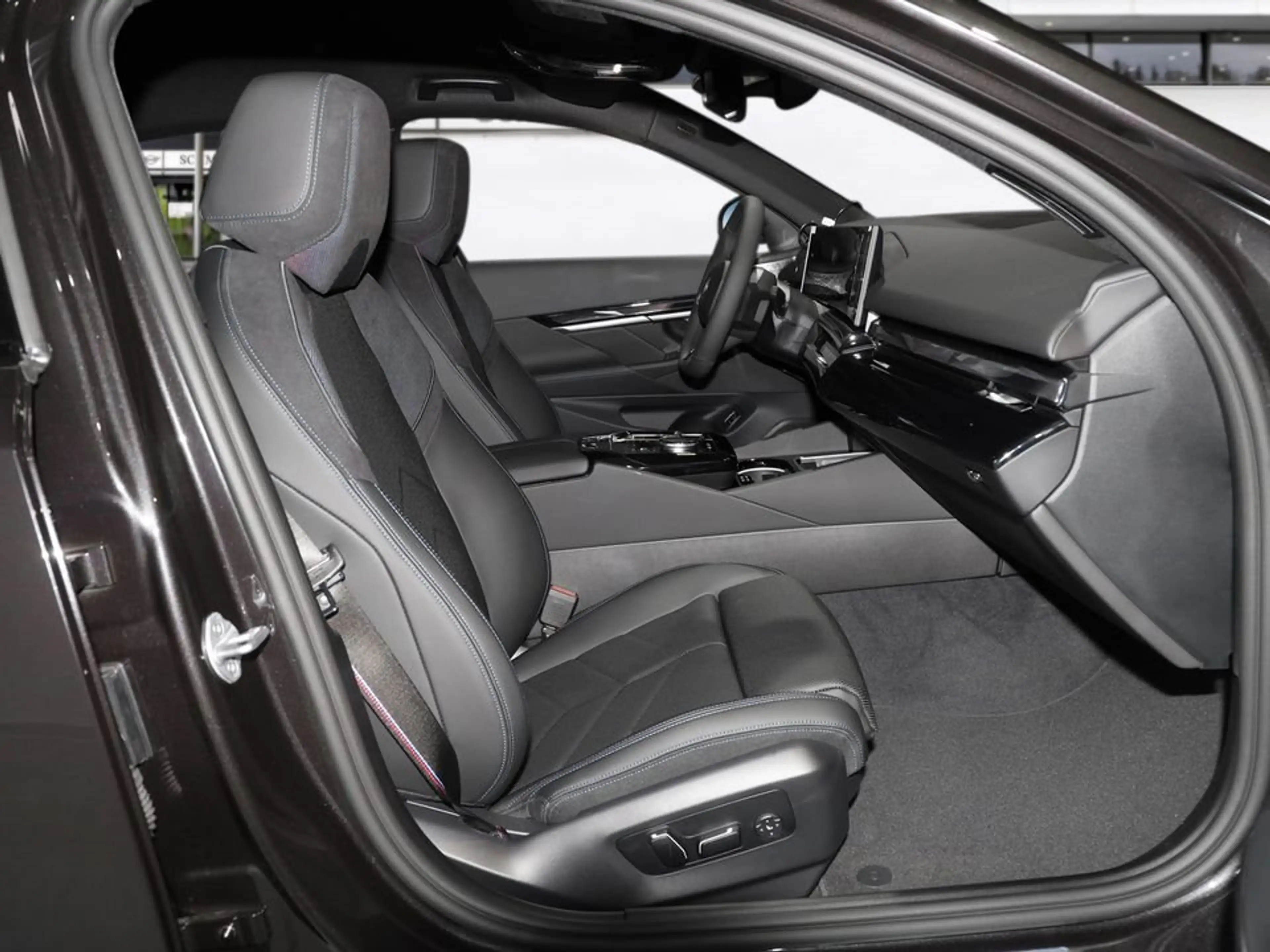 BMW i5 xDrive40 M Sportpaket Pro UPE 99.105 EUR — photo 4