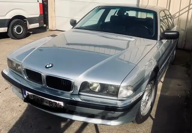 BMW 728 728i a voir absolument pour amateurs nostalgiques