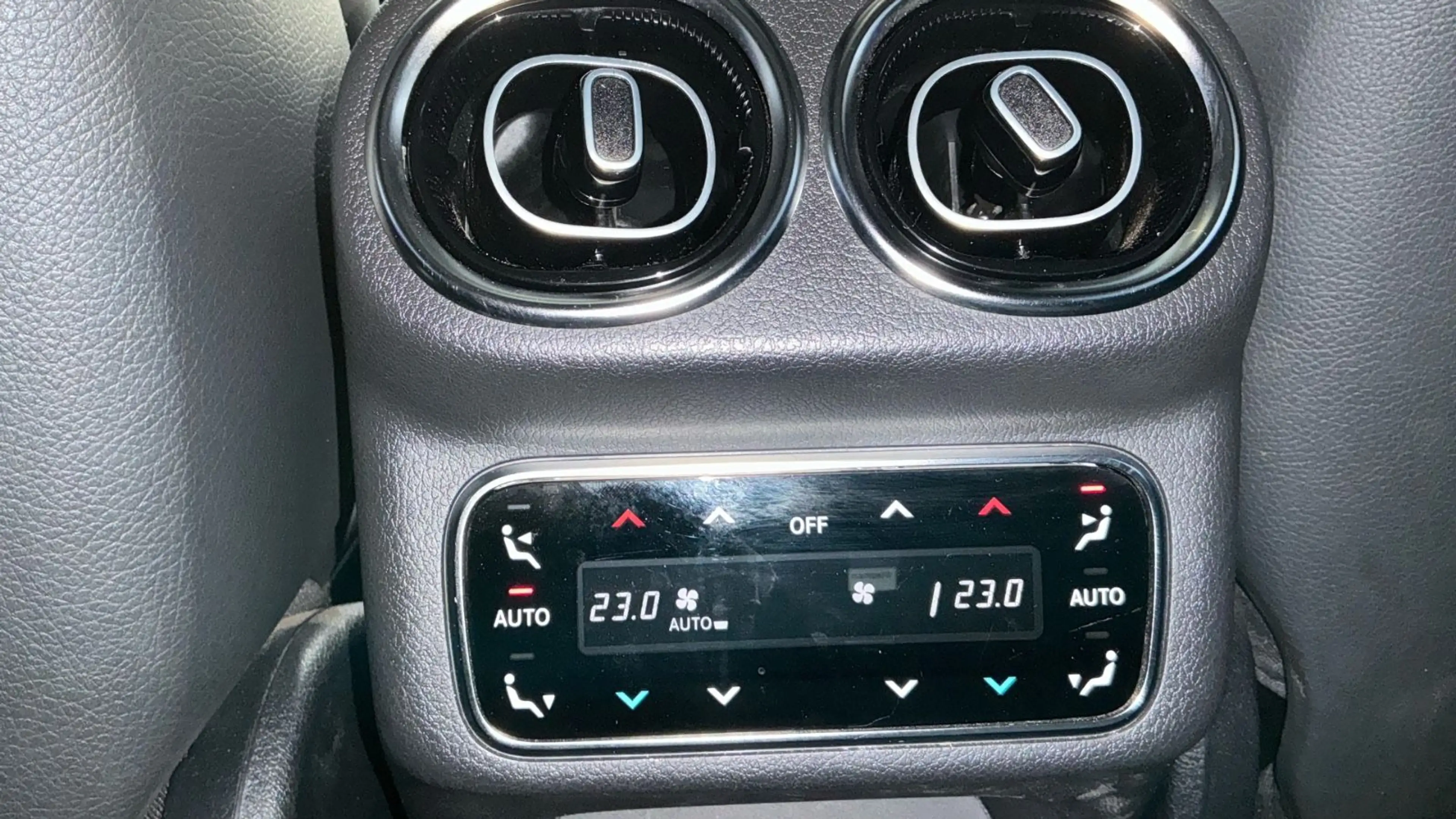 Mercedes-Benz GLC 300 GLC300 4Matic AMG Pano Standh Burmester Head Up — photo 15
