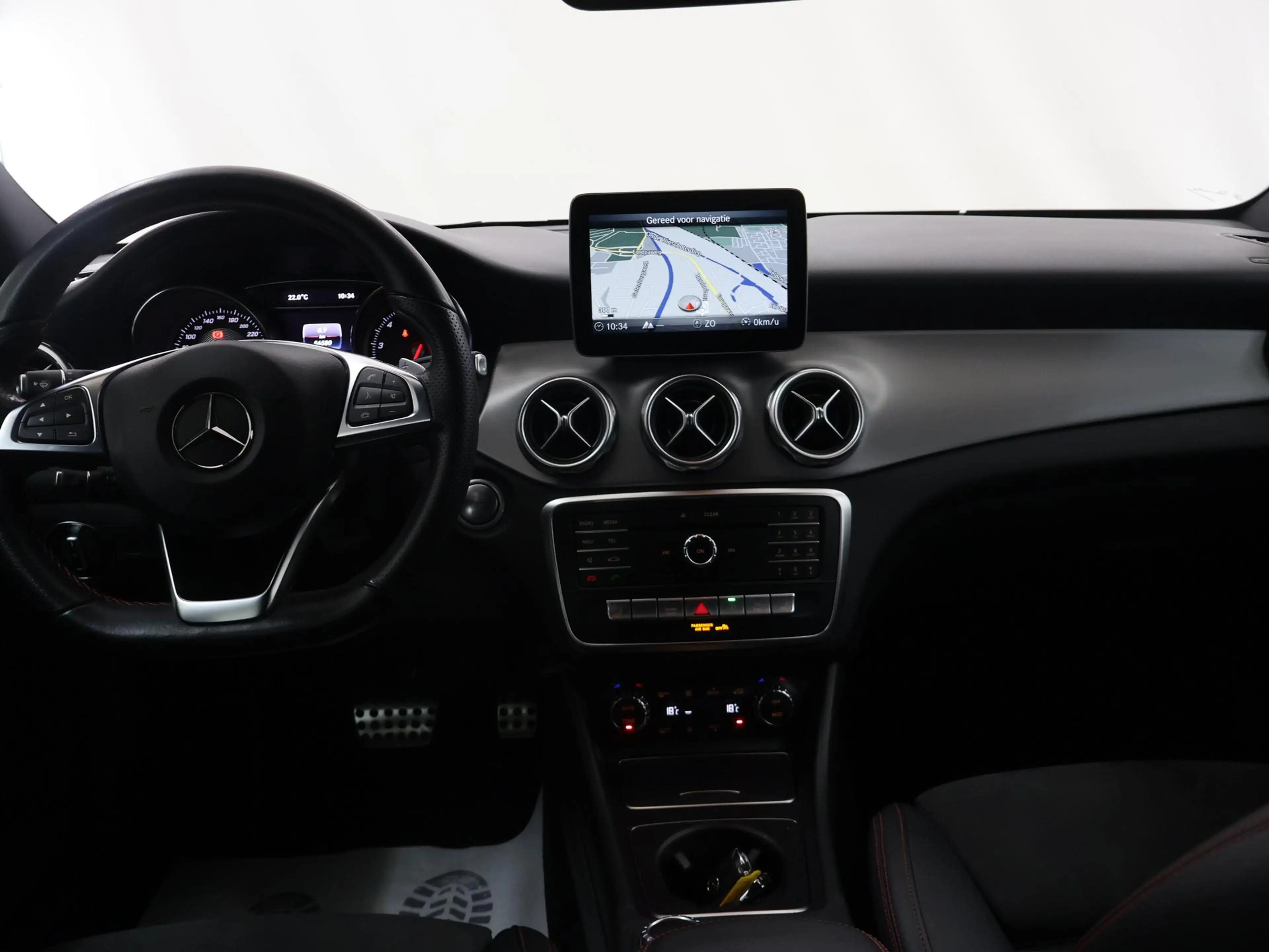 Mercedes-Benz GLA 180 Business Solution AMG Limited | Night | Multibeam — photo 8