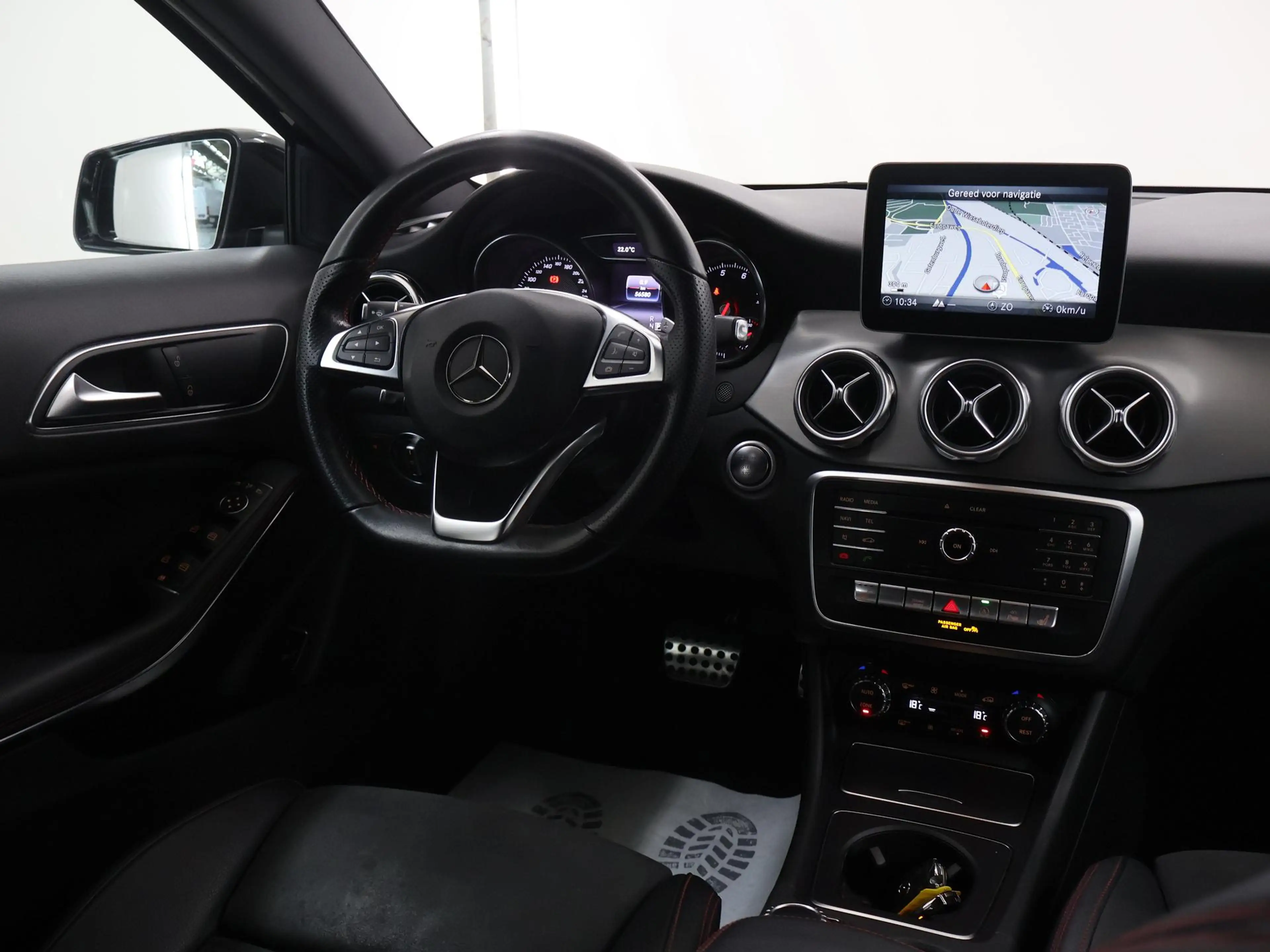 Mercedes-Benz GLA 180 Business Solution AMG Limited | Night | Multibeam — photo 9