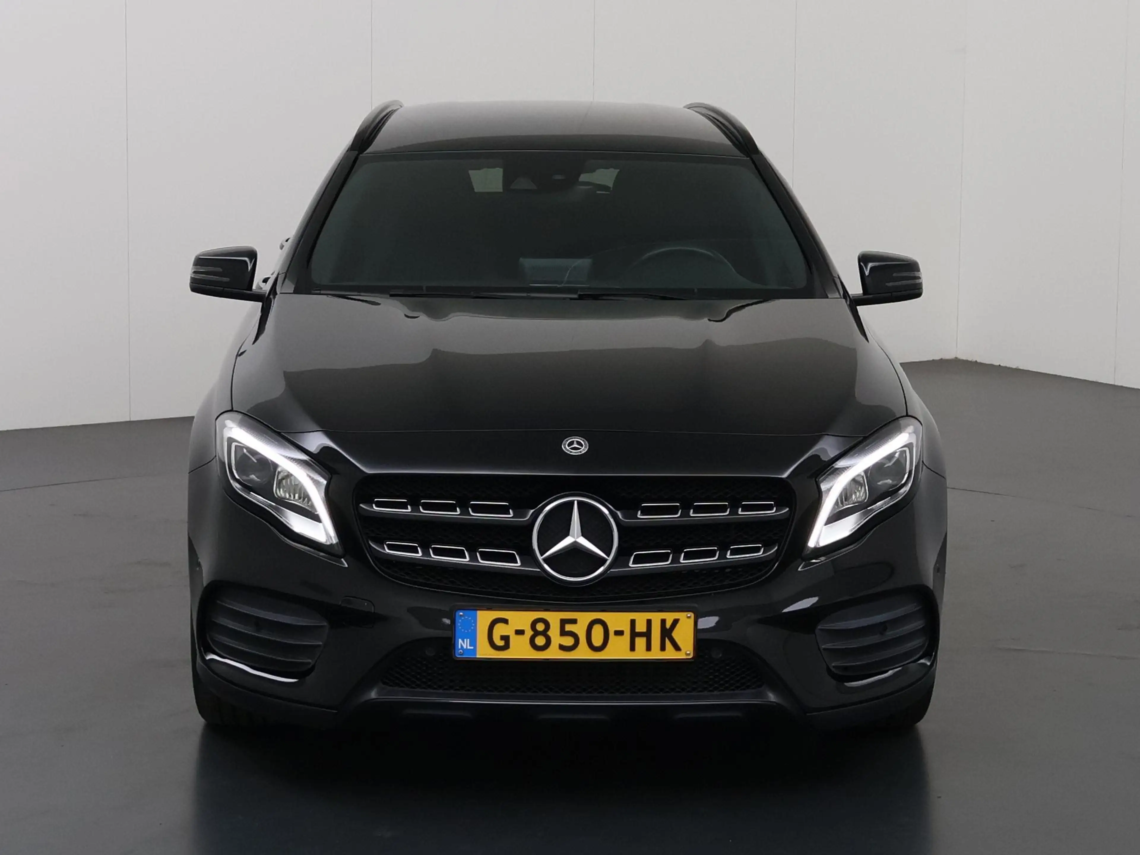Mercedes-Benz GLA 180 Business Solution AMG Limited | Night | Multibeam — photo 3