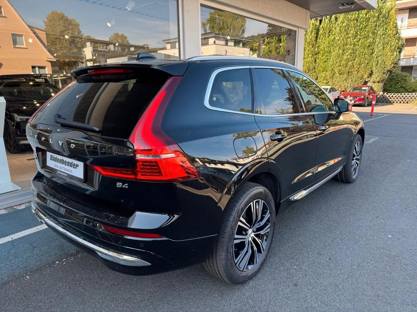 Volvo XC60 B4 Diesel Automatik Inscription 2WD Noir - 2