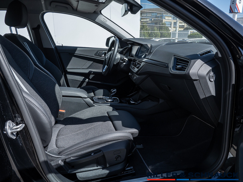 BMW 120 i Sport Line LED+NAVI+KAM+SHZG — photo 4