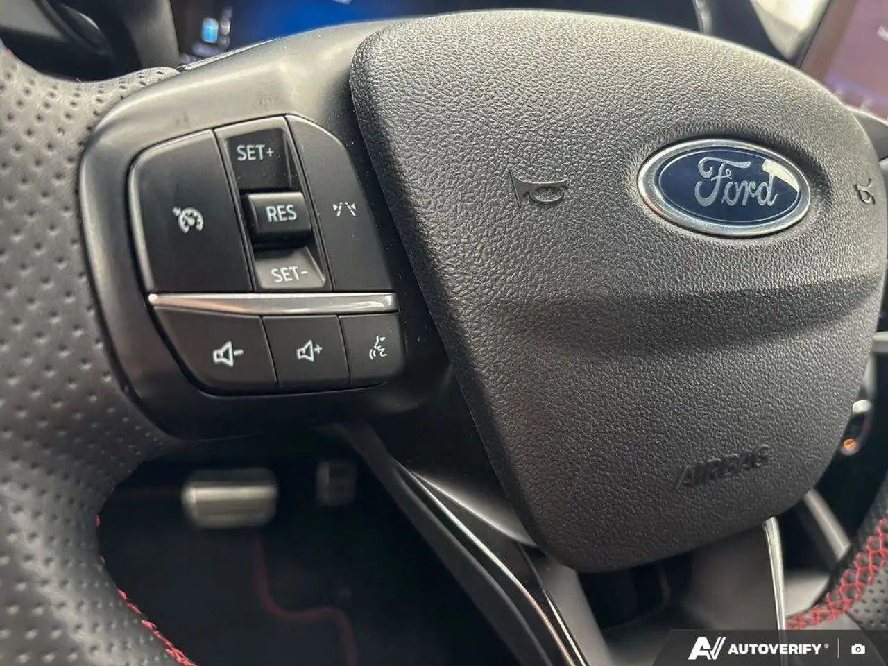 Ford Escape снимка Ford Escape