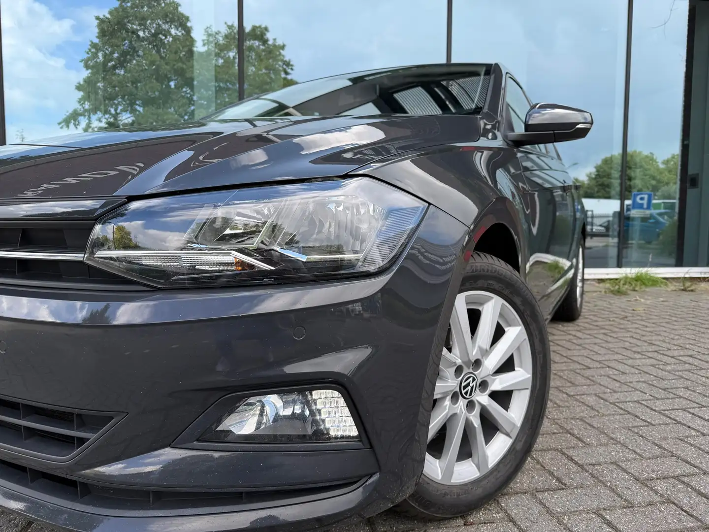 Volkswagen Polo 1.0 TSI Comfortline Business - Automaat - Climate Gris - 2