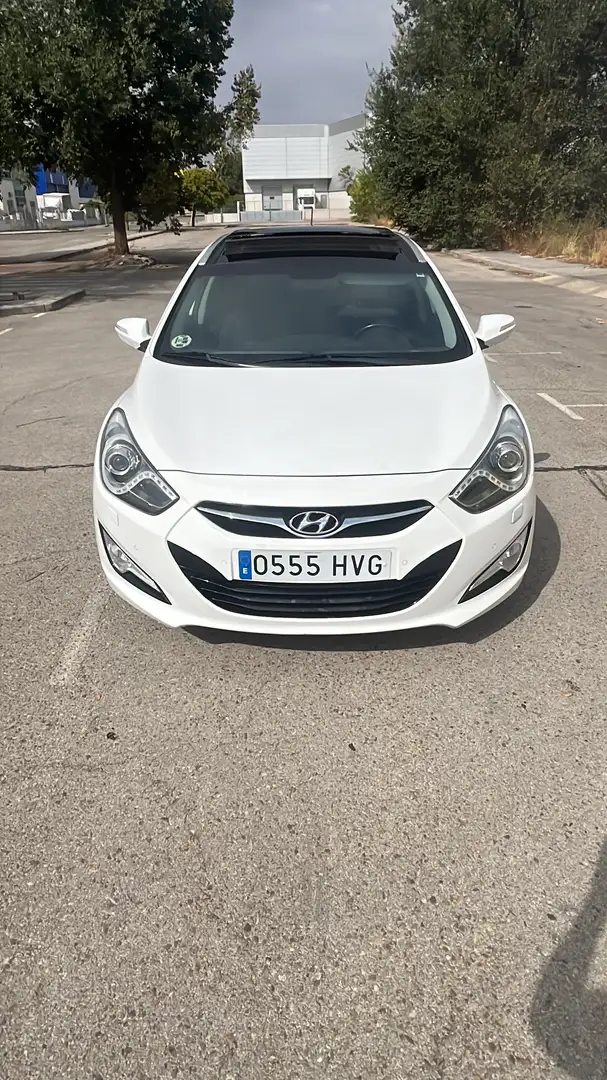 Hyundai i40 CW 1.7CRDI Tecno Xenon Sky Aut. - 1