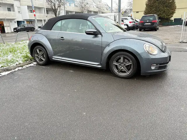 Volkswagen Beetle Cabrio 1.6 TDI DSG BlueMotion Design
