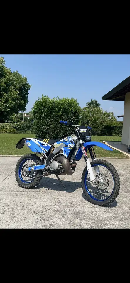 Tm EN 300