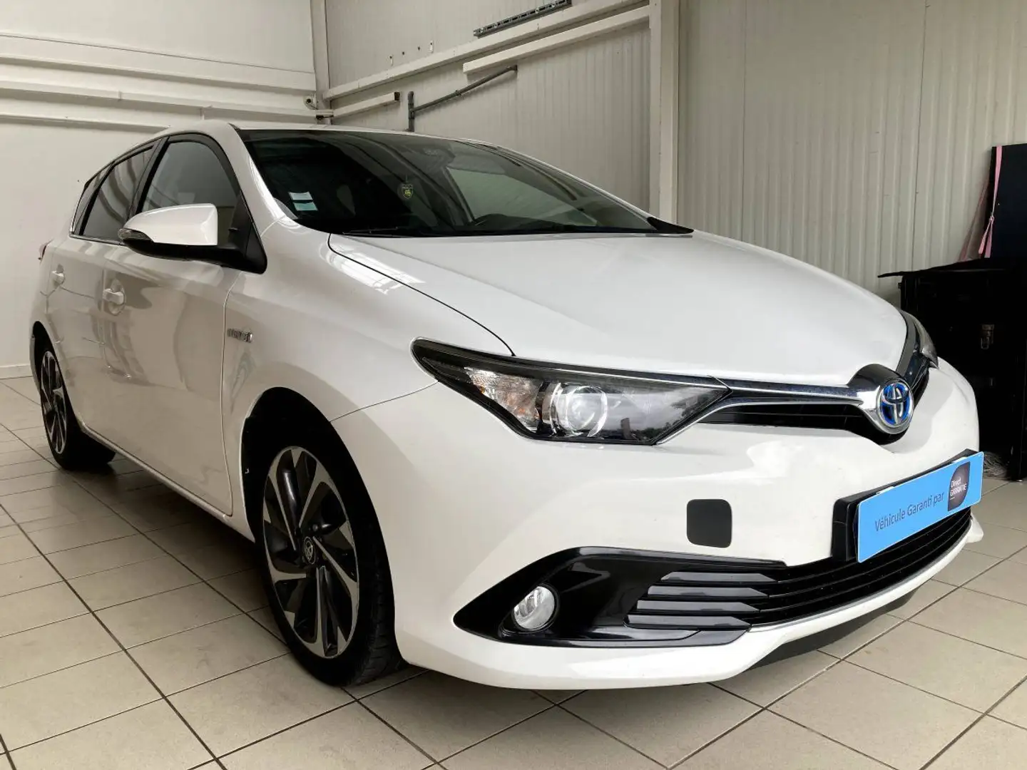 Toyota Auris II HSD 136h Dynamic Blanc - 2