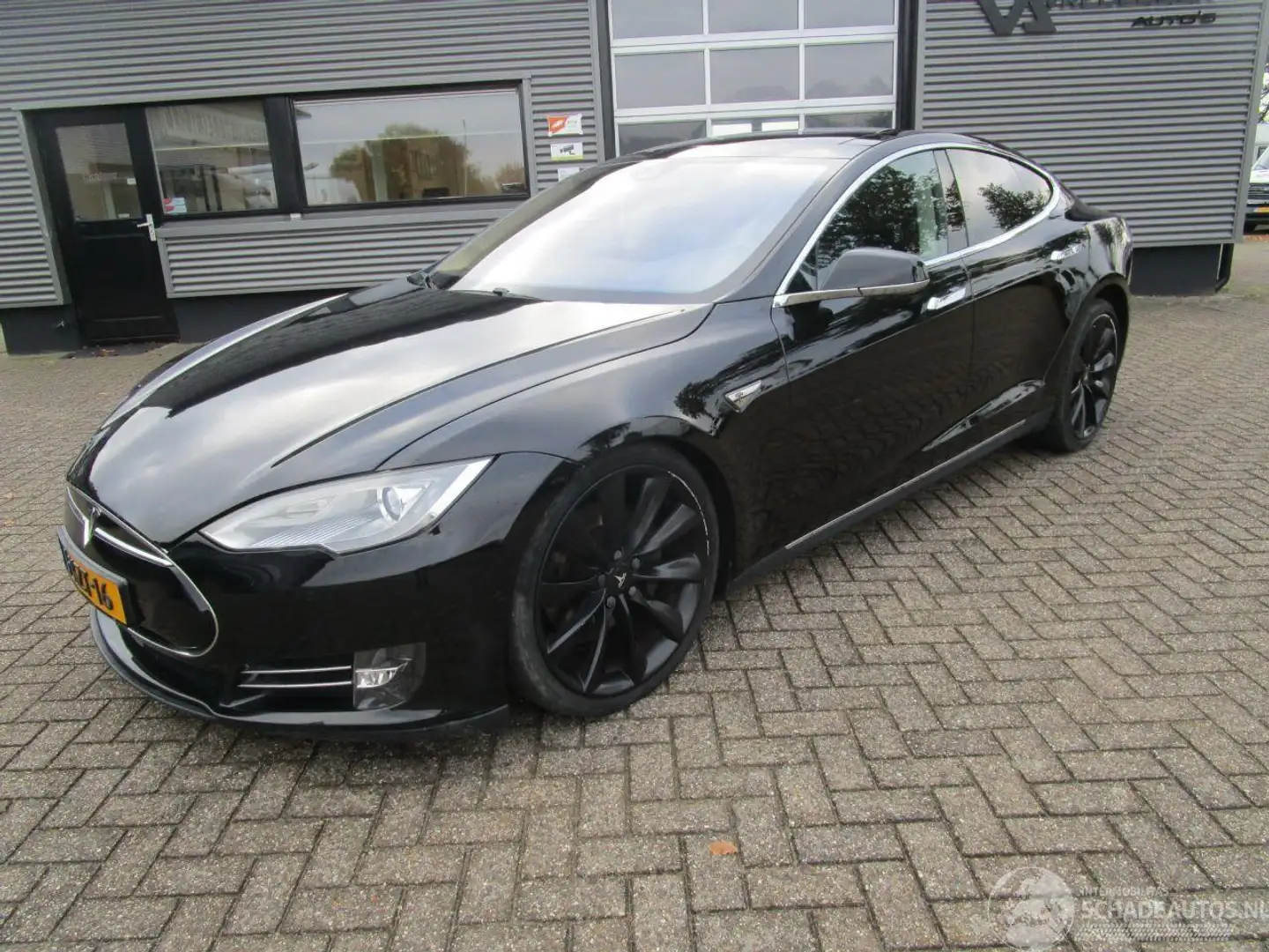 Tesla Model S 85 Base Zwart - 1