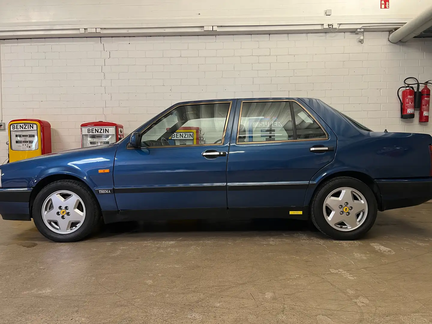 Lancia Thema 8.32 Albastru - 1