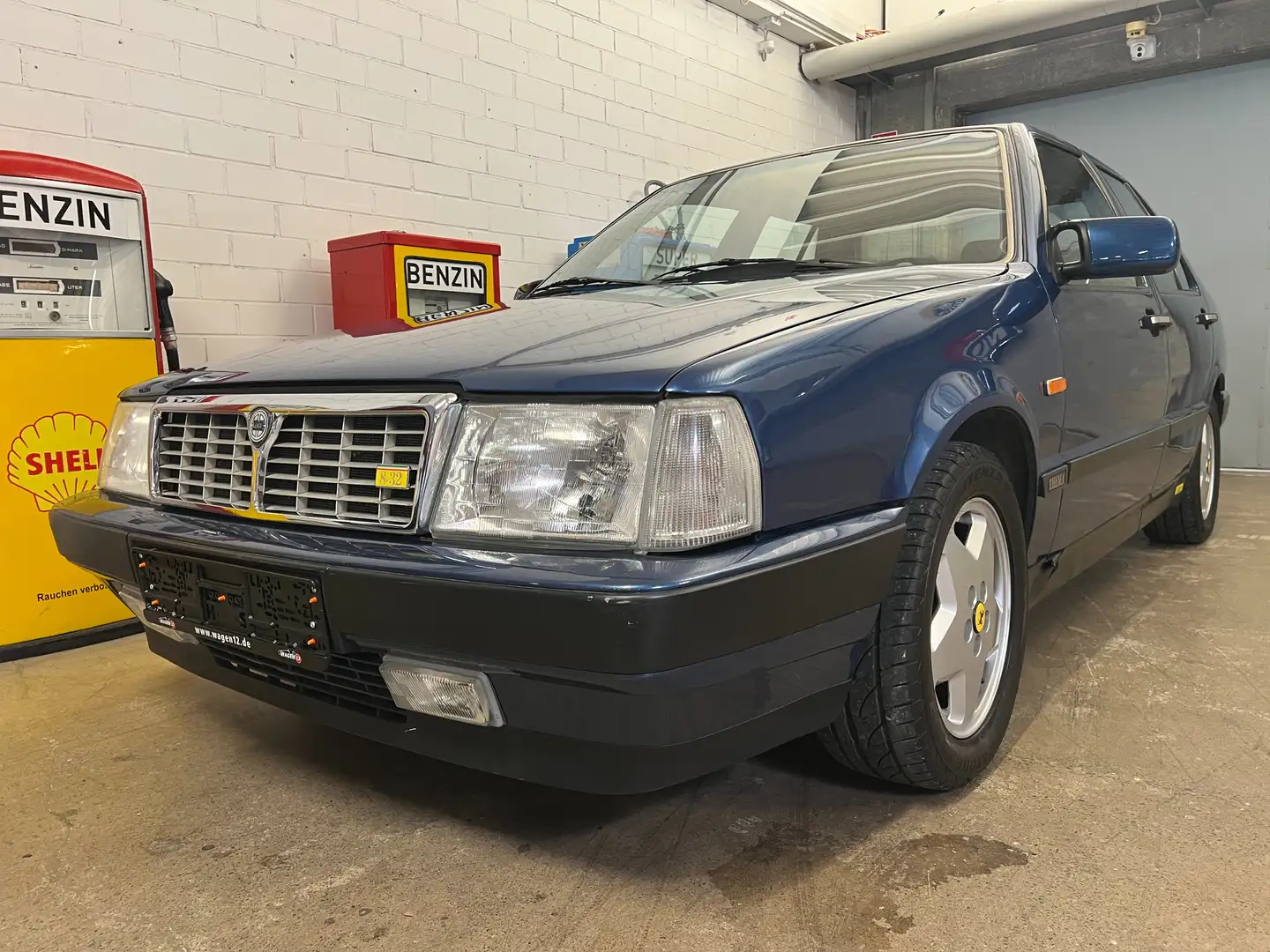Lancia Thema 8.32 Albastru - 2