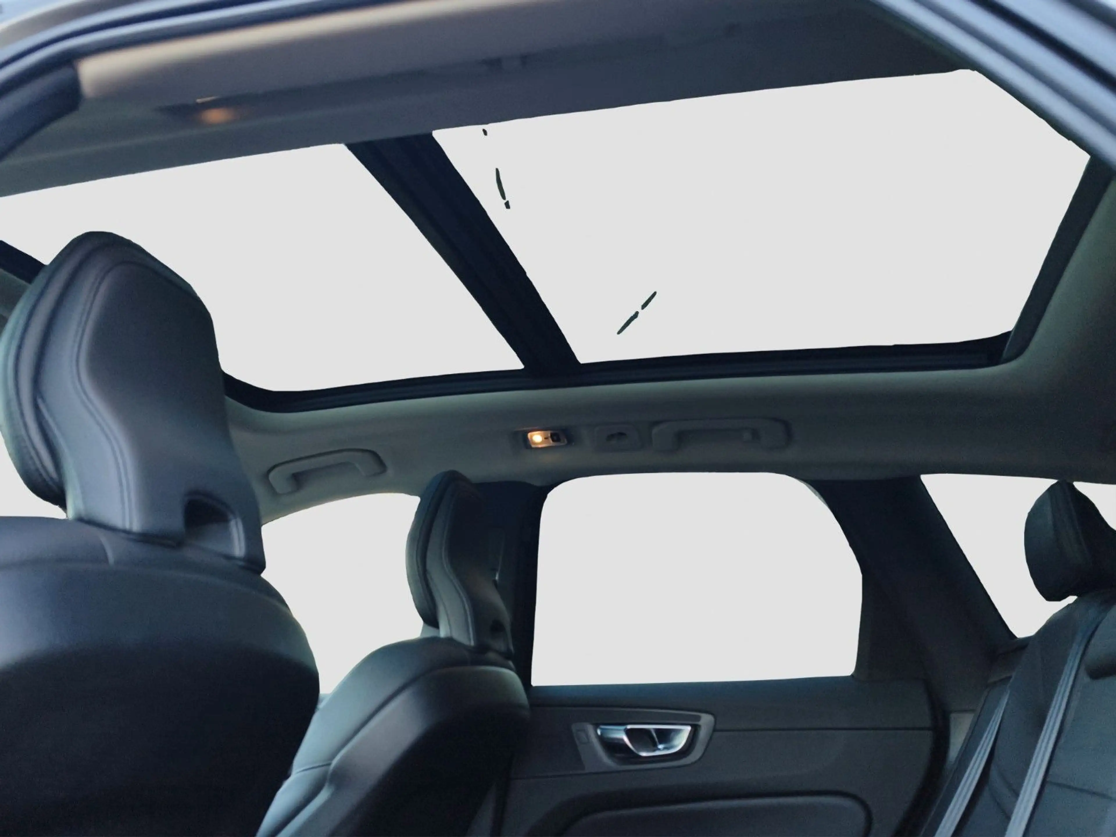 Volvo XC60 B4 Inscription AWD — photo 21